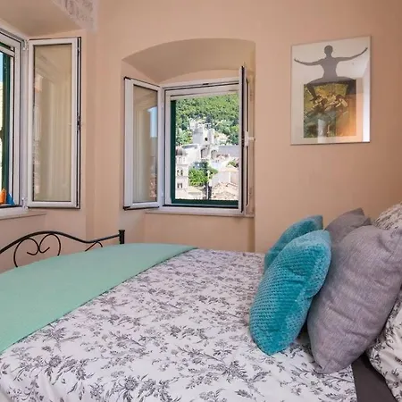 Maro Skyline Apartment