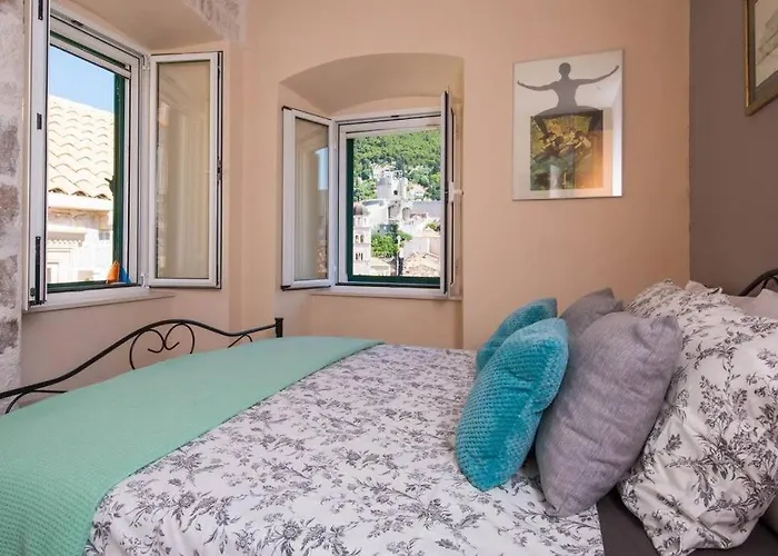 Maro Skyline Apartment