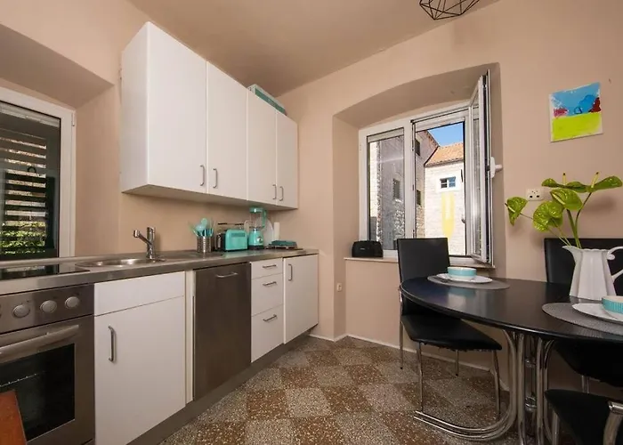 Maro Skyline Apartment *